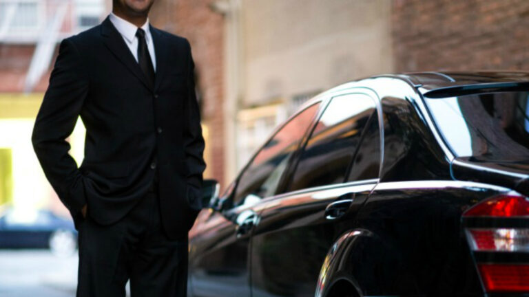 Vuoi sentirti VIP per un giorno? Prova il servizio esclusivo di noleggio auto Decus
